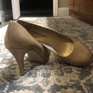 Madden Girl Ghetta Nude Highheels size 9